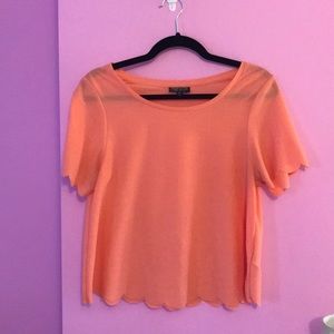Women’s 8 Topshop flowy top with scalloped edges